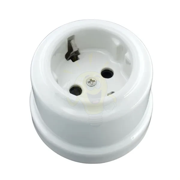 Fehér porcelán falon kívüli konnektor 2P+F kivitelben